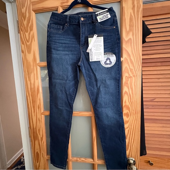 d. jeans Denim - NWT d. jeans Women's Deep Indigo Skinny Jeans
